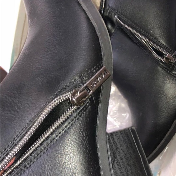 Soda Shoes - Black Booties